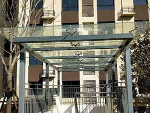 車(chē)庫(kù)雨棚