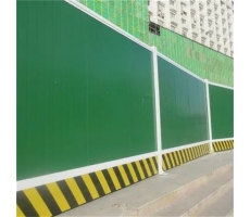 彩鋼圍擋進(jìn)行噴塑處理的優(yōu)勢(shì)有哪些？